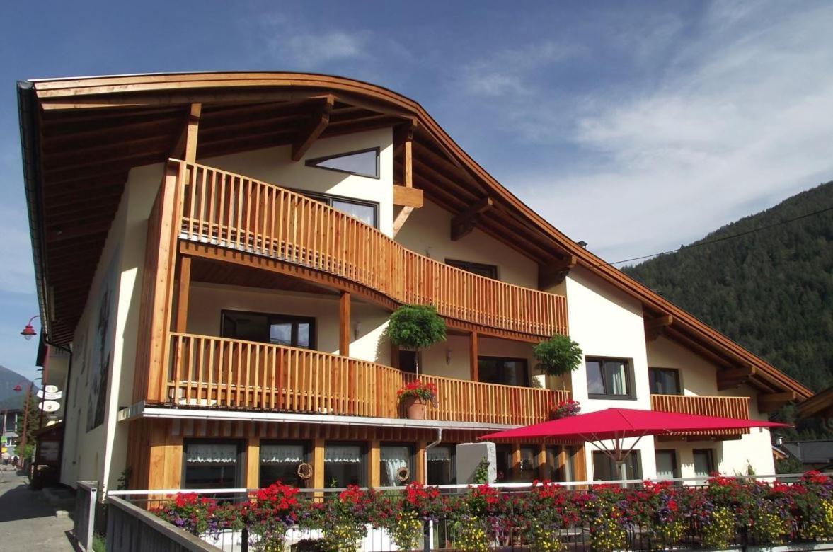 Adler Hotel-Pension Fulpmes Esterno foto