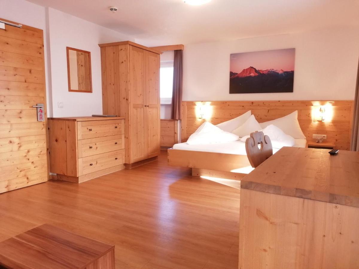 Adler Hotel-Pension Fulpmes Esterno foto
