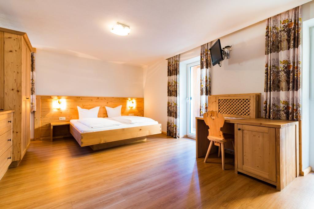 Adler Hotel-Pension Fulpmes Esterno foto